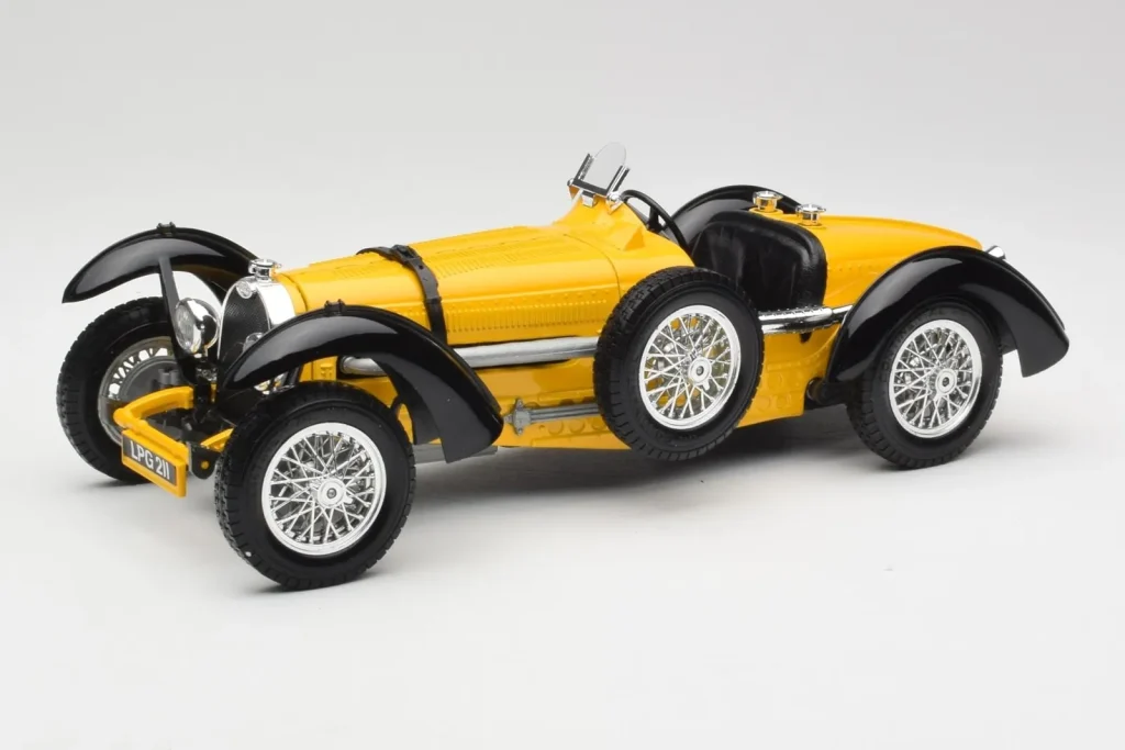 โมเดลรถ 1:18 Bugatti Type 59 สีเหลือง Bburago (มือสอง)