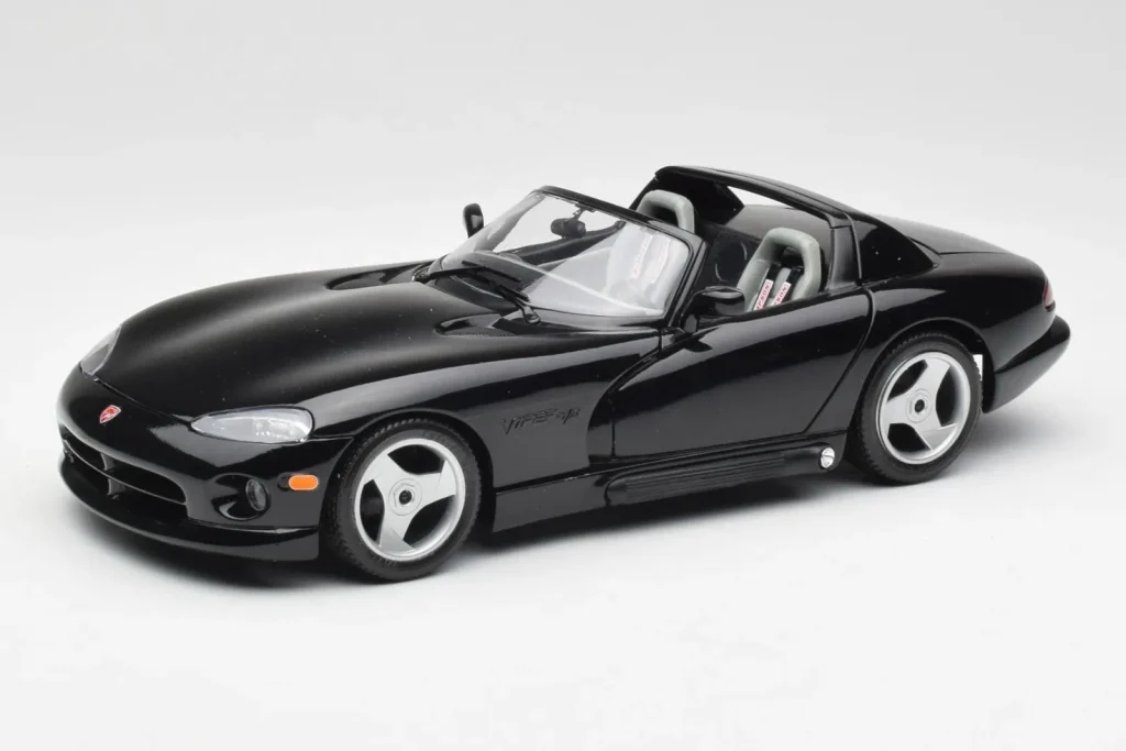 โมเดลรถ 1:18 Dodge Viper RT/10 สีดำ Bburago (มือสอง)