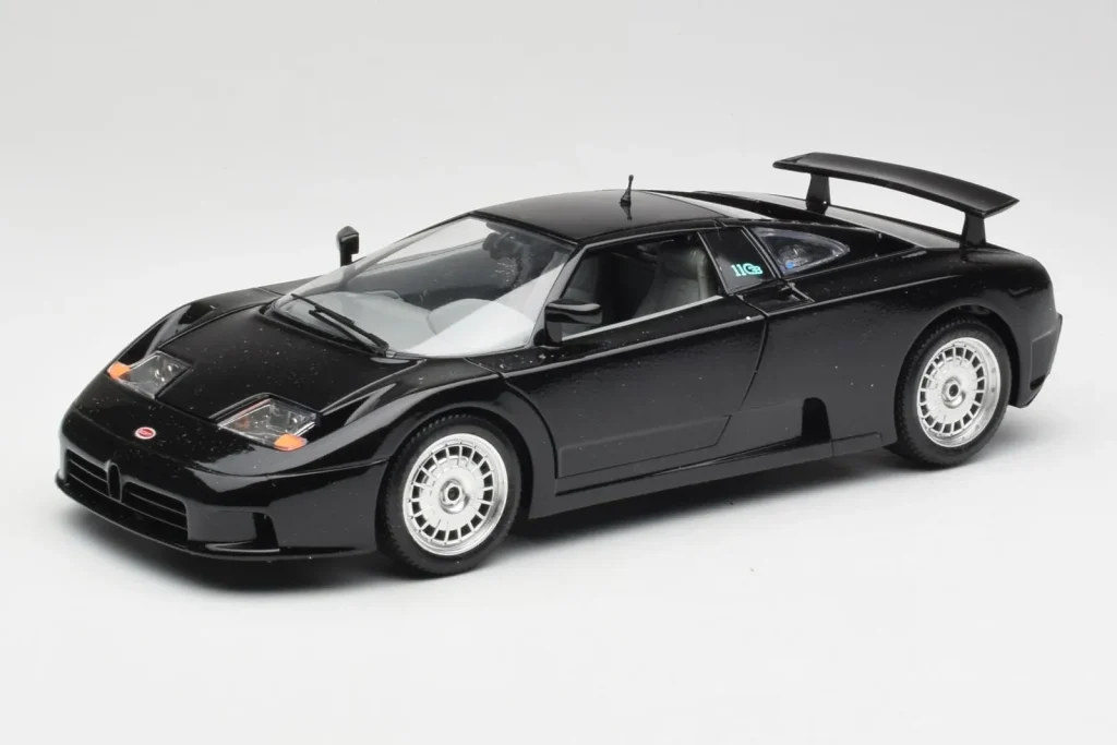 โมเดลรถ 1:18 Bugatti EB110 สีดำ Bburago (มือสอง)
