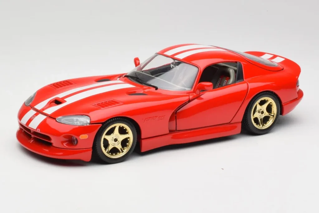 โมเดลรถ 1:18 Dodge Viper GTS สีแดง Bburago (มือสอง)