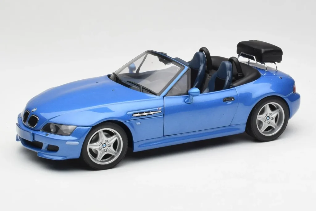 โมเดลรถ 1:18 BMW Z3 M Roadster With Luggage Rack สีน้ำเงินเมทัลลิก UT Models (มือสอง)