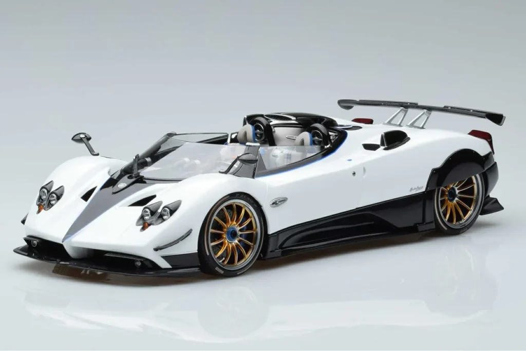 โมเดลรถ 1:18 Pagani Zonda HP Barchetta Carbon Fiber สีขาว LCD