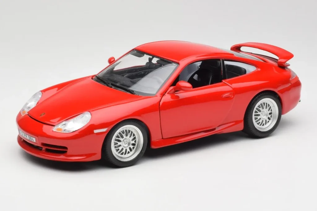 โมเดลรถ 1:18 Porsche 911 996 GT3 Strasse สีแดง Bburago (มือสอง)