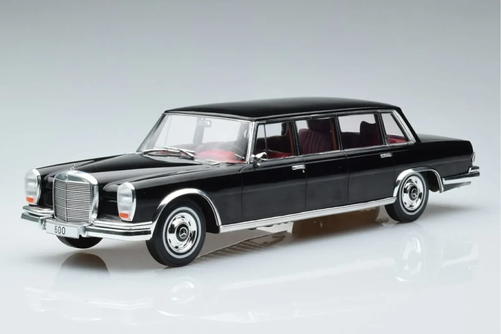 Model 1:18 Mercedes 600 LWB Pullman W100 Black MCG