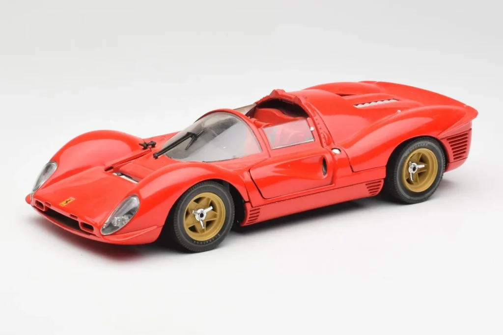 โมเดลรถ 1:18 Ferrari 330 P4 ปี 1967 สีแดง Revell (มือสอง)