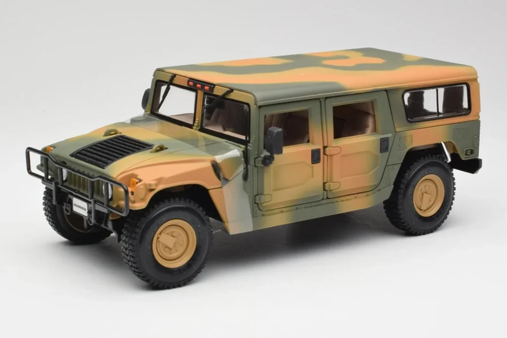 โมเดลรถ 1:18 Hummer H1 Station Wagon Military Maisto (มือสอง)