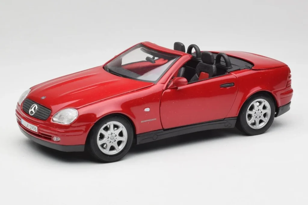 โมเดลรถ 1:18 Mercedes SLK 230 R170 สีแดง Maisto (มือสอง)