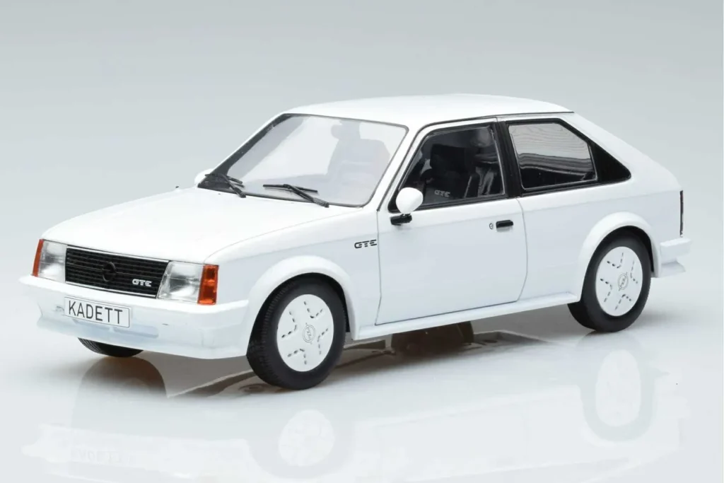 Model 1:18 Opel Kadett D GTE white MCG