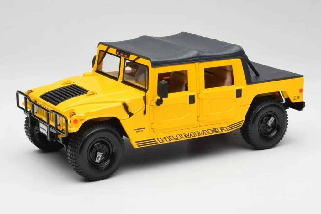โมเดลรถ 1:18 Hummer H1 Soft Top สีเหลือง Maisto (มือสอง)