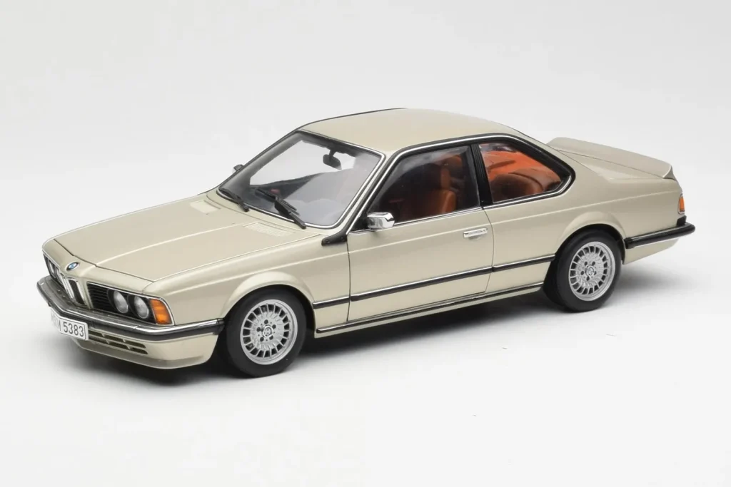 โมเดลรถ 1:18 BMW 635 CSi E24 Bronzit สีเบจเมทัลลิก AUTOart (มือสอง)