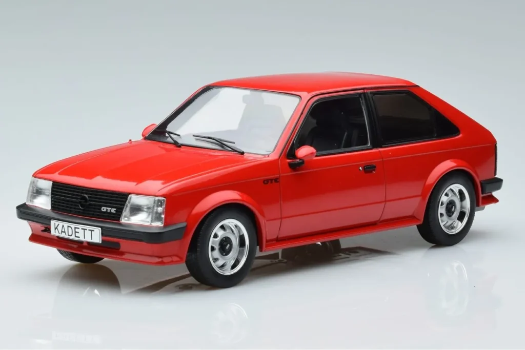 车型 1:18 Opel Kadett D GTE 红色 MCG
