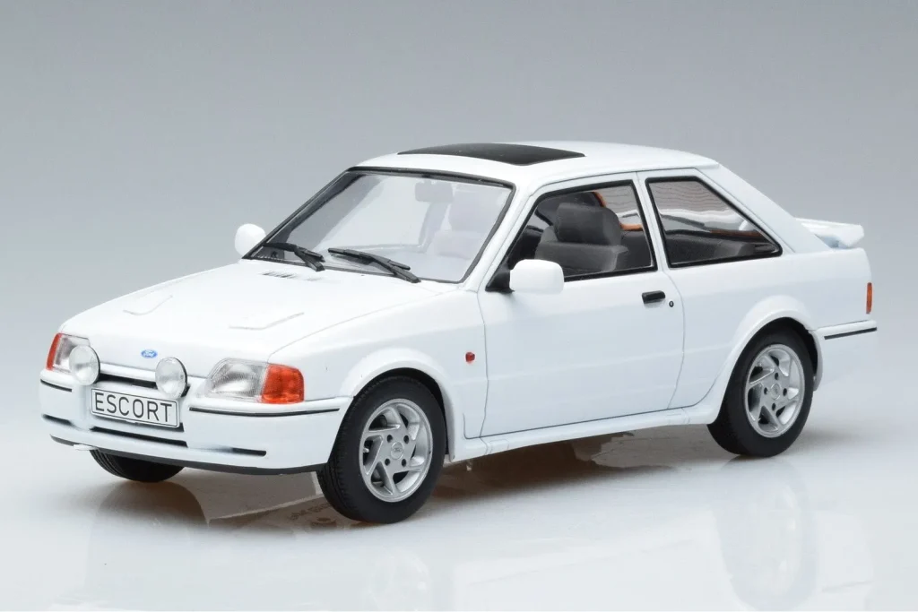 Model 1:18 Ford Escort Mk4 RS Turbo S white MCG