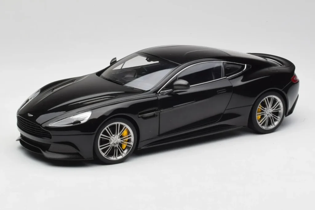 โมเดลรถ 1:18 Aston Martin Vanquish Onyx สีดำ AUTOart (มือสอง)