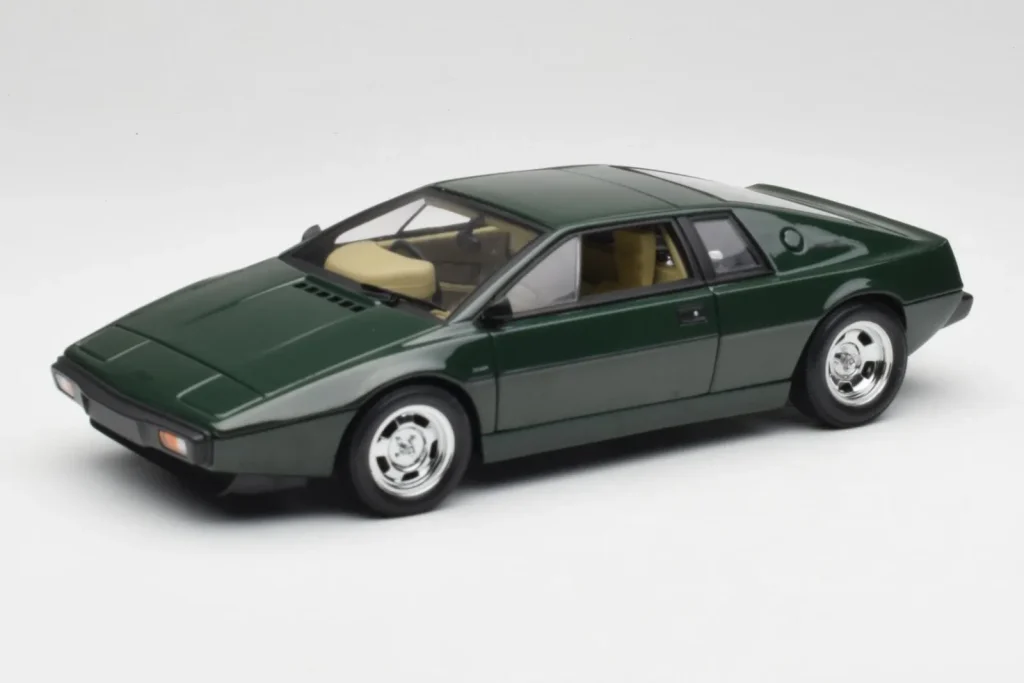 โมเดลรถ 1:18 Lotus Esprit S1 สีเขียว AUTOart (มือสอง)