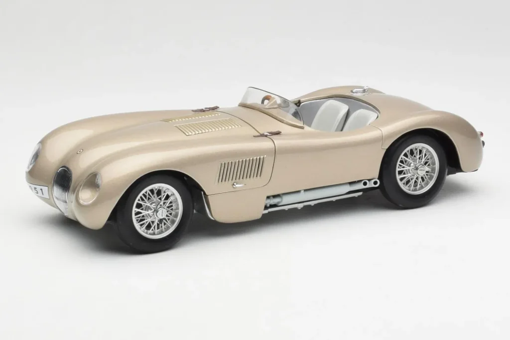 โมเดลรถ 1:18 Jaguar C-Type สีบรอนซ์ AUTOart (มือสอง)