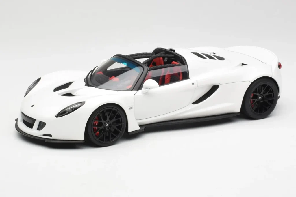 โมเดลรถ 1:18 Hennessey Venom GT สีขาว AUTOart (มือสอง)