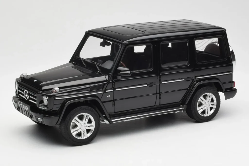 โมเดลรถ 1:18 Mercedes G500 W463 สีดำ AUTOart (มือสอง)