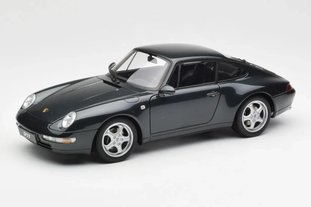 โมเดลรถ 1:18 Porsche 911 993 Carrera สีเขียวเมทัลลิก AUTOart (มือสอง)