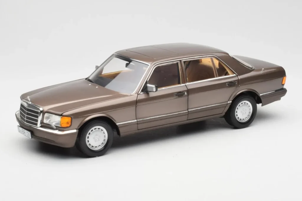 โมเดลรถ 1:18 Mercedes 560 SEL W126 Impala Brown Dealer Edition Norev (มือสอง)