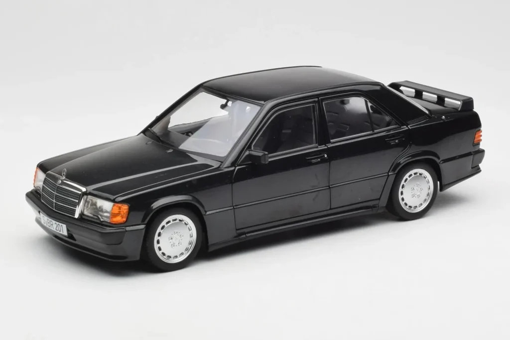 โมเดลรถ 1:18 Mercedes 190E 2.3-16 W201 Black Dealer Edition Norev (มือสอง)