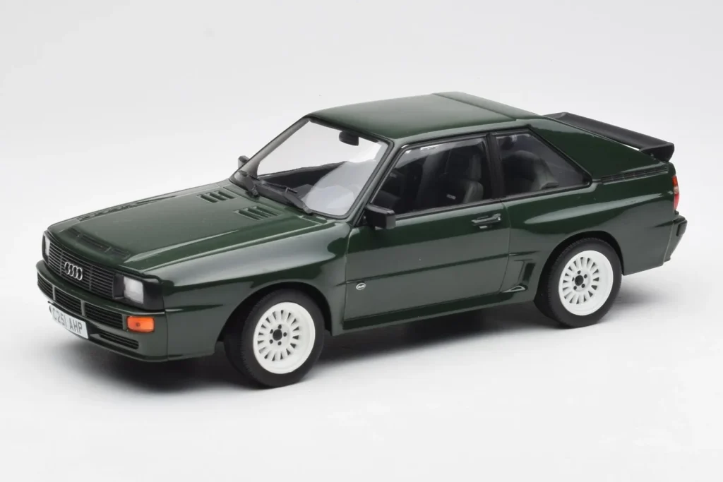 โมเดลรถ 1:18 Audi Sport Quattro สีเขียว Norev (มือสอง)