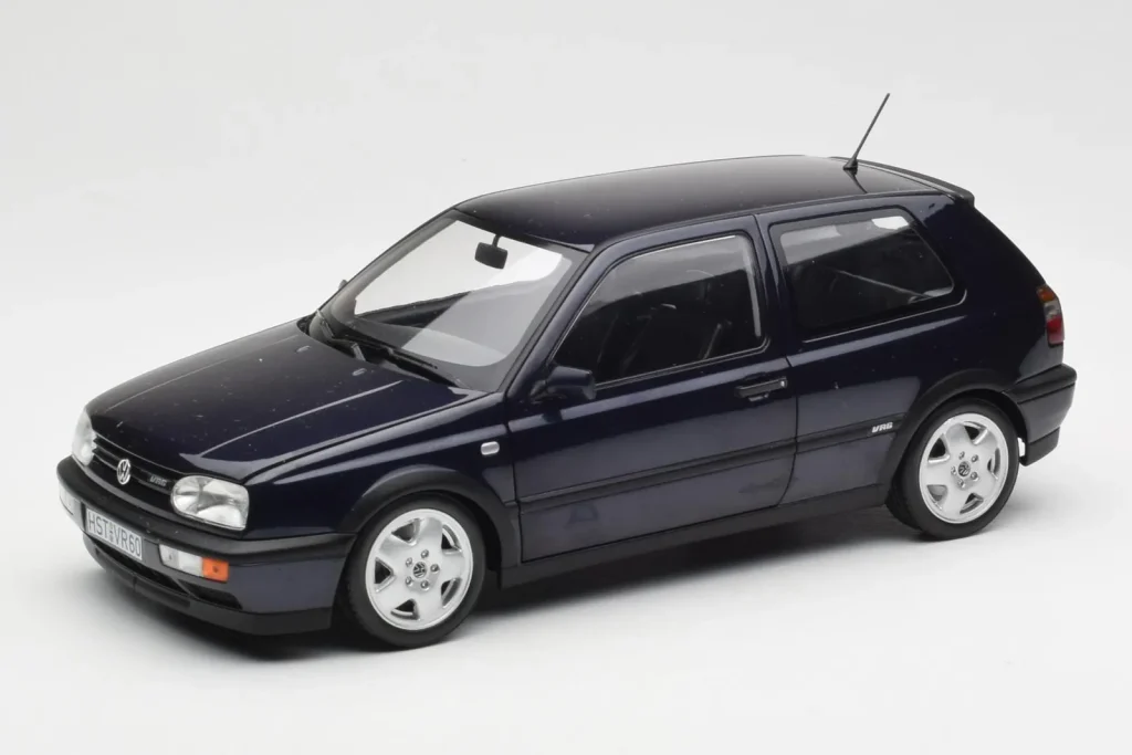 โมเดลรถ 1:18 Volkswagen Golf Mk3 VR6 สีน้ำเงินเมทัลลิก Norev (มือสอง)