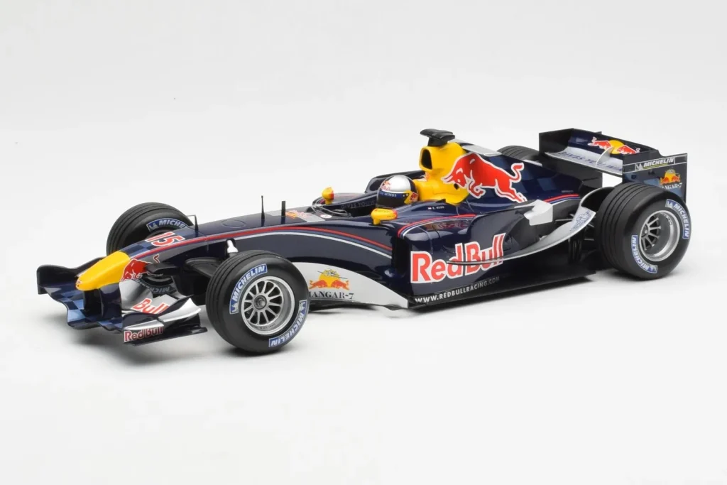 โมเดลรถ 1:18 Red Bull Racing Cosworth RB1 #15 C. Klien F1 ปี 2005 Minichamps (มือสอง)