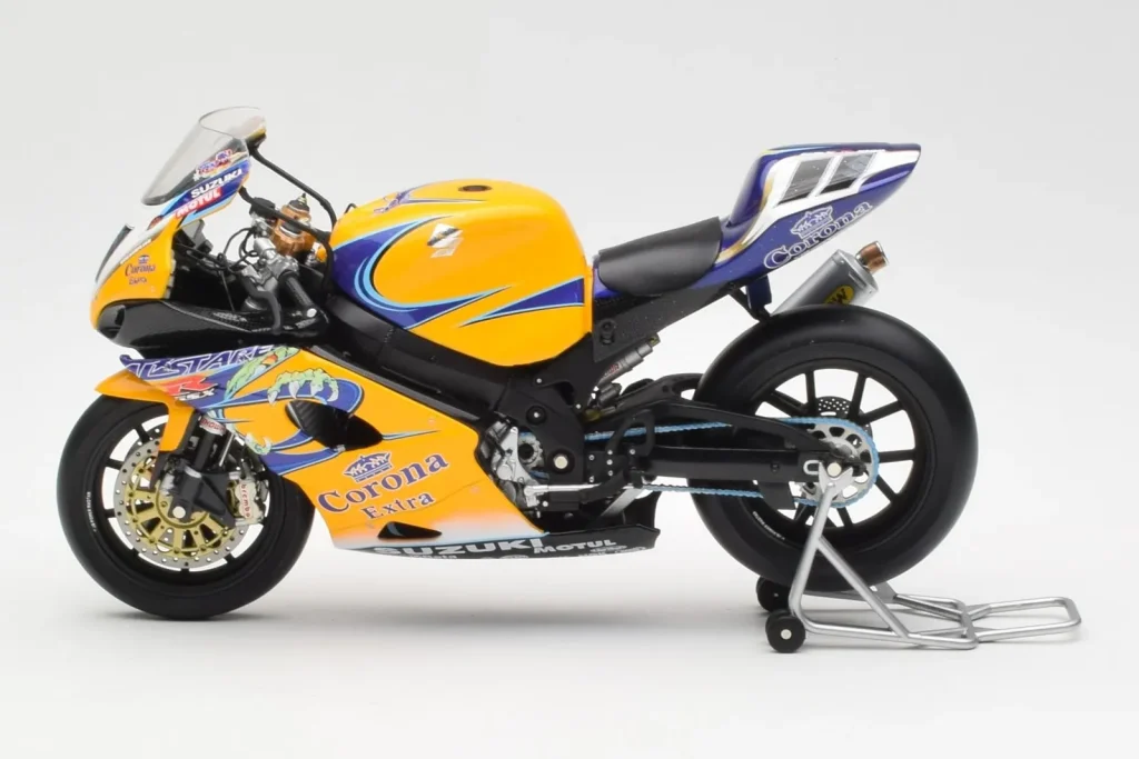 โมเดลรถ 1:12 Suzuki GSX-R 1000 Team Alstare Corona Extra T. Corser WSB ปี 2005 Minichamps (มือสอง)
