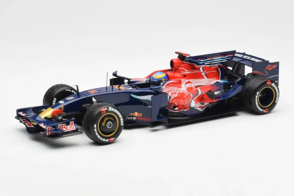 โมเดลรถ 1:18 Scuderia Toro Rosso STR3 #11 S. Bourdais F1 ปี 2008 Minichamps (มือสอง)