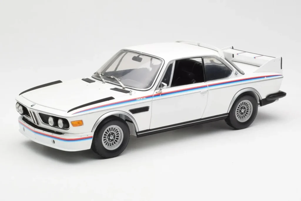โมเดลรถ 1:18 BMW 3.0 CSL E9 With Spoiler Set สีขาว Minichamps (มือสอง)
