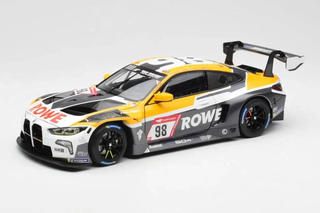 โมเดลรถ 1:18 BMW M4 G82 GT3 Rowe Racing #98 ADAC 24 Hours Nürburgring ปี 2022 Minichamps (มือสอง)