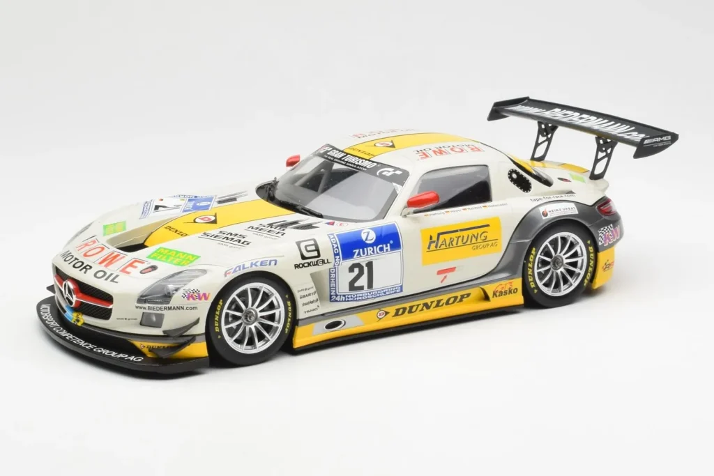 โมเดลรถ 1:18 Mercedes SLS AMG GT3 #21 Rowe Racing Arnold / Roloff / Seyffarth / Jäger ADAC 24 Hours Nürburgring ปี 2013 Minichamps (มือสอง)