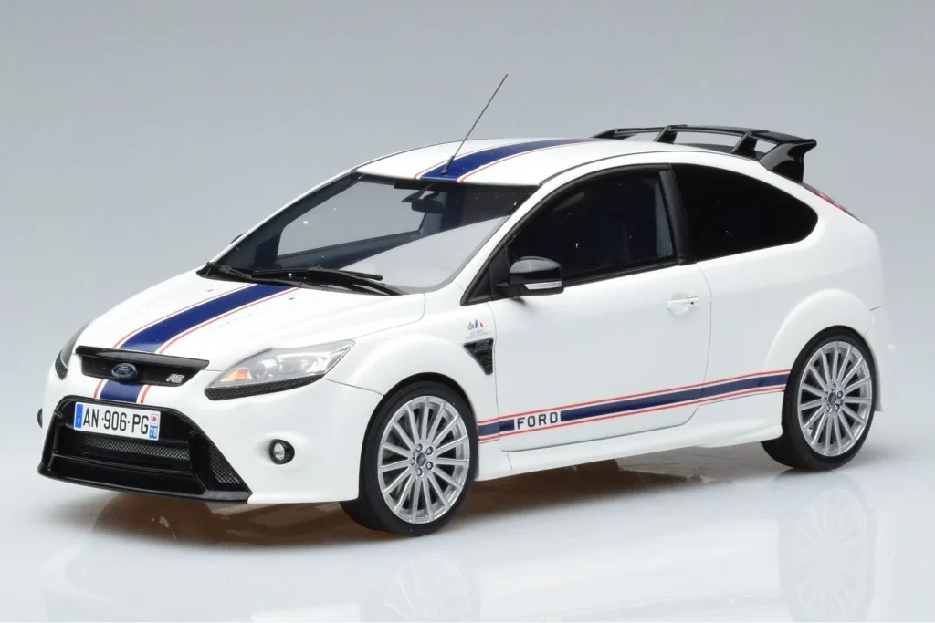 โมเดลรถ 1:18 Ford Focus RS Mk2 Le Mans สีขาว Otto