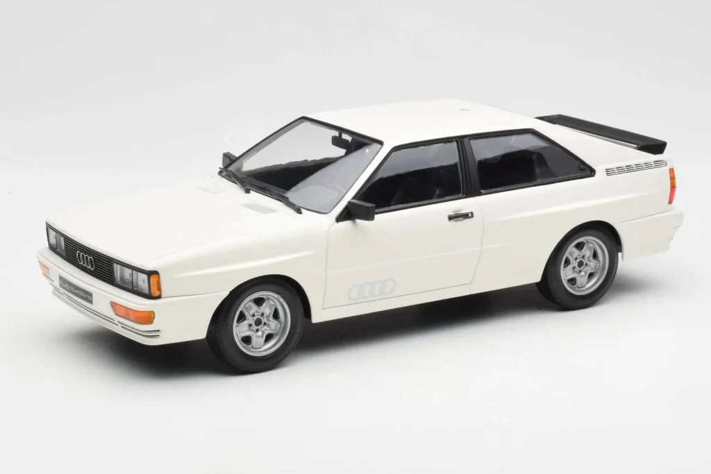 โมเดลรถ 1:18 Audi Quattro สีขาว Minichamps (มือสอง)