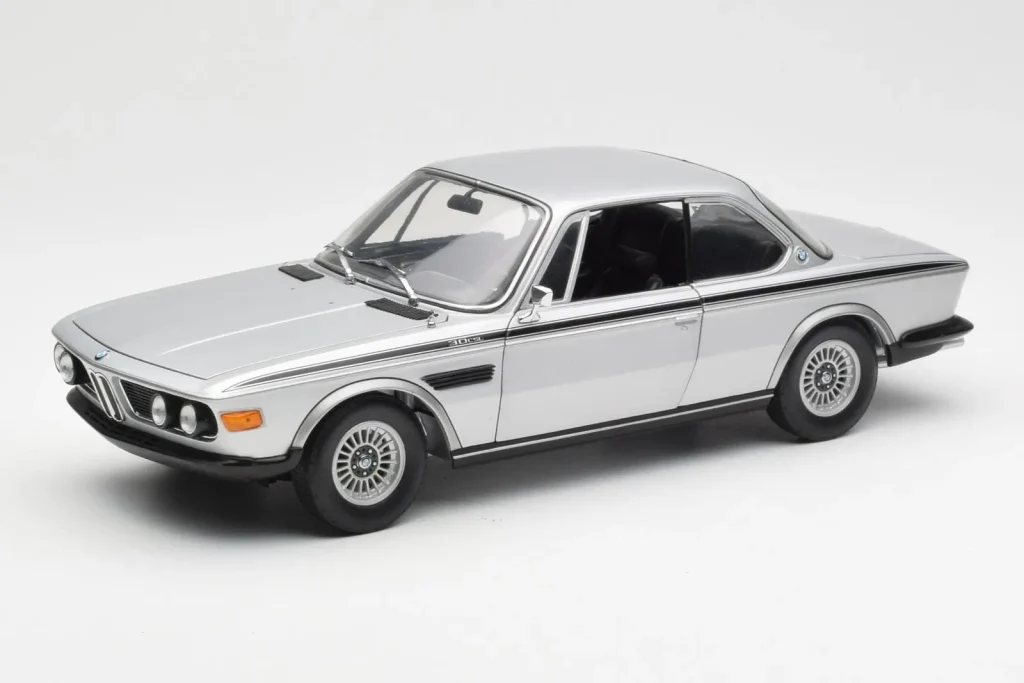 โมเดลรถ 1:18 BMW 3.0 CSL E9 สีเงิน Minichamps (มือสอง)