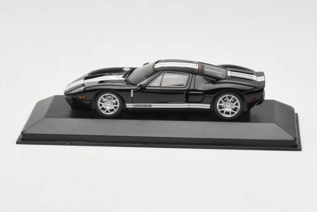 โมเดลรถ 1:43 Ford GT สีดำ Minichamps (มือสอง)
