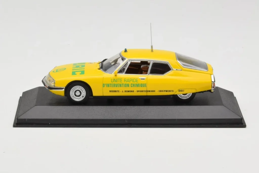 โมเดลรถ 1:43 Citroen SM Maserati Unite Rapide d’Intervention Chimique Minichamps (มือสอง)