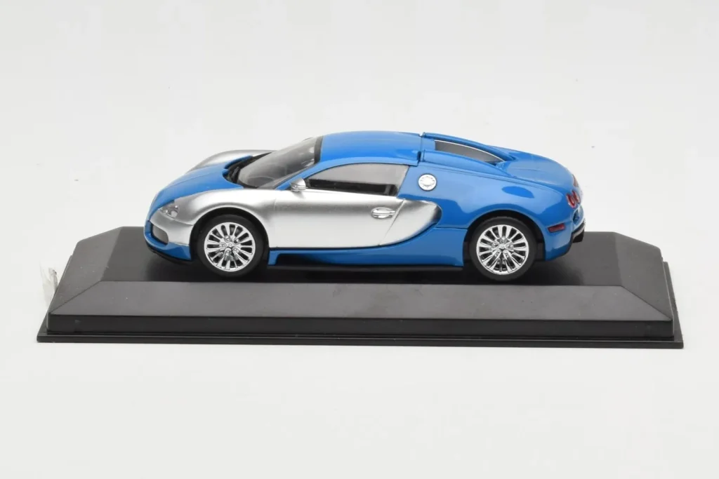 โมเดลรถ 1:43 Bugatti Veyron Centenaire Blue Metallic Silver Minichamps (มือสอง)