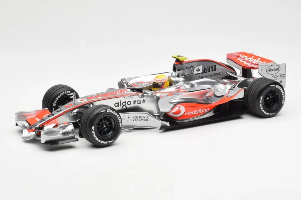 โมเดลรถ 1:18 McLaren MP4-22 Mercedes #2 L. Hamilton Dealer Edition ปี 2007 Minichamps (มือสอง)