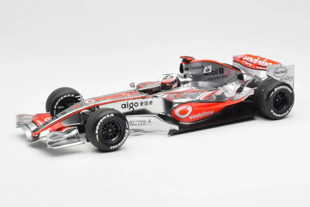 โมเดลรถ 1:18 McLaren MP4-22 Mercedes #1 F. Alonso Presentation Valencia ปี 2007 Minichamps (มือสอง)