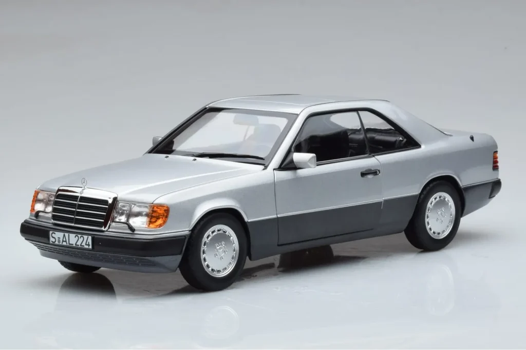 Model 1:18 Mercedes 300 CE-24 C124 Coupe silver Norev