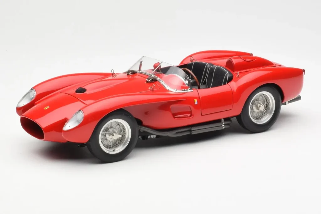 โมเดลรถ 1:18 Ferrari 250 Testa Rossa Pontoon Fender สีแดง CMC (มือสอง)