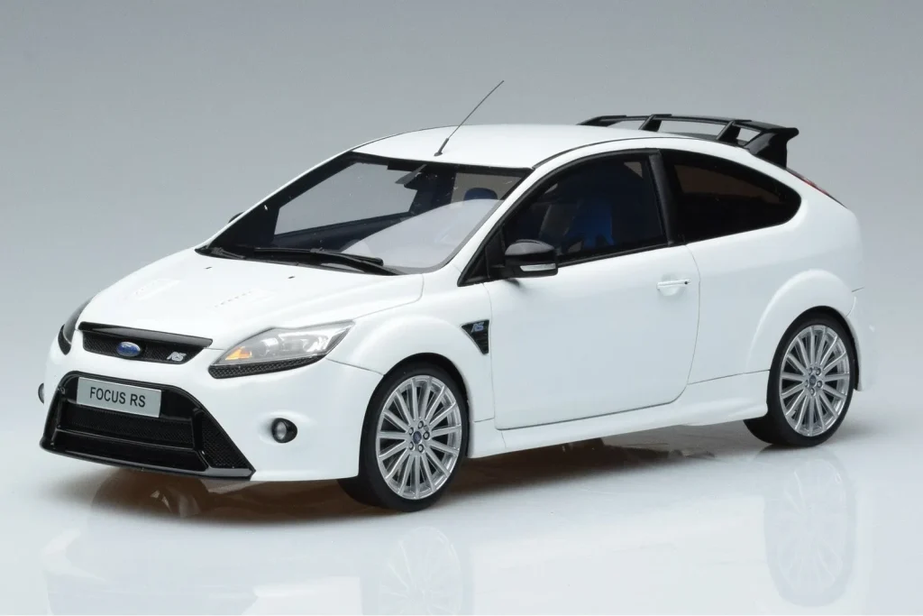 โมเดลรถ 1:18 Ford Focus RS Mk2 สีขาว Otto