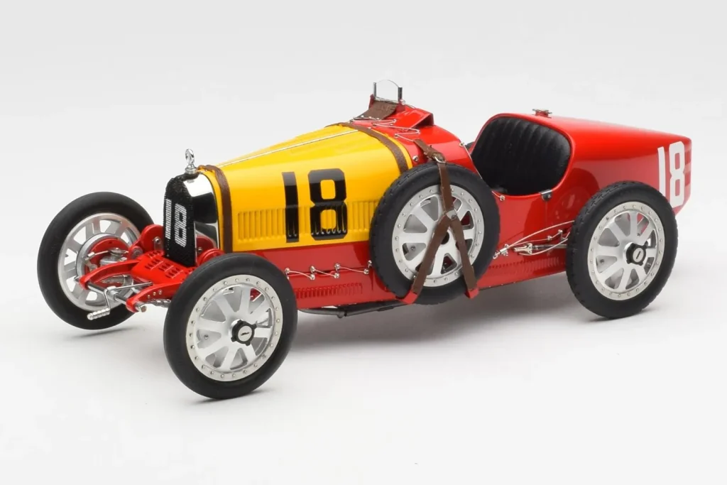 โมเดลรถ 1:18 Bugatti T35 National Colors Spain CMC (มือสอง)