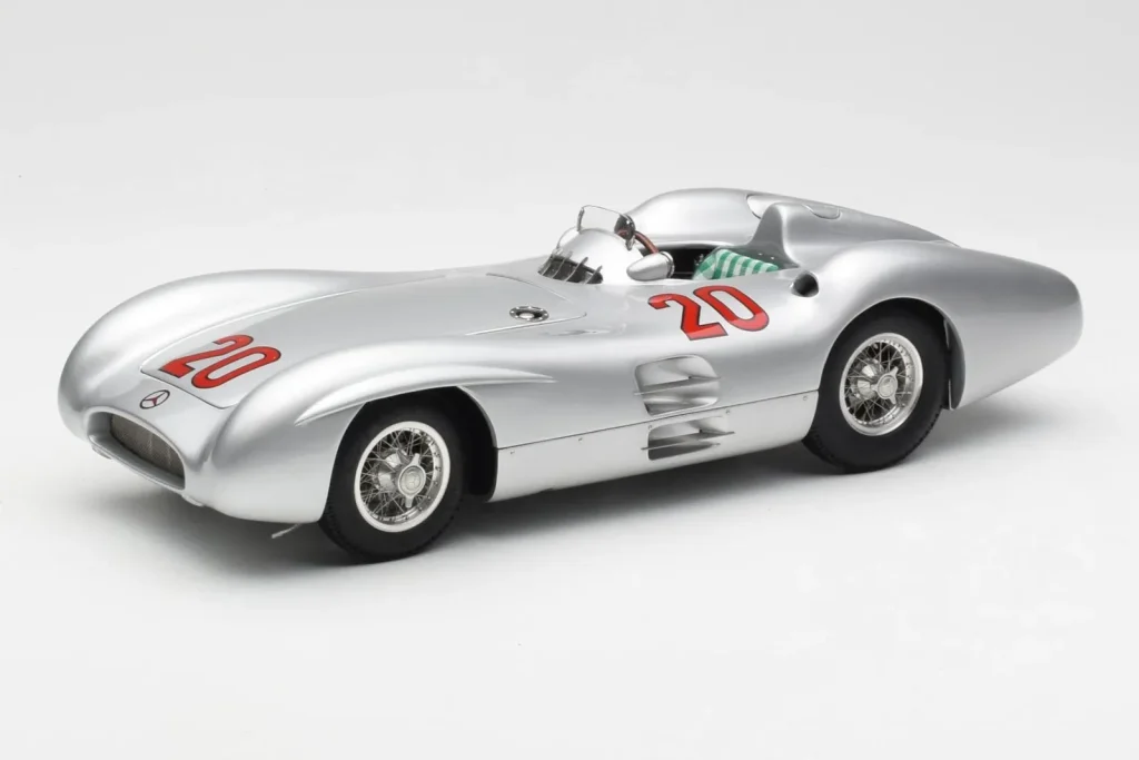โมเดลรถ 1:18 Mercedes W196 Streamliner #20 K. Kling French GP ปี 1954 CMC (มือสอง)