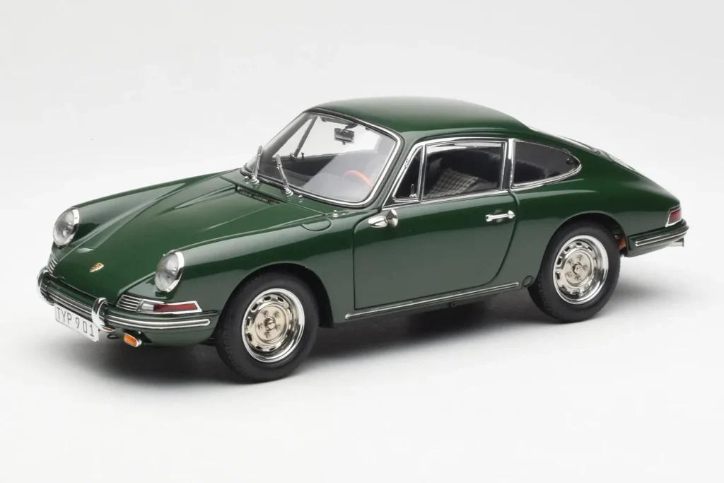 โมเดลรถ 1:18 Porsche 901 สีเขียว CMC (มือสอง)