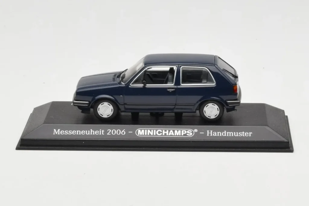 โมเดลรถ 1:43 Volkswagen Golf Mk2 Blue Trade Show Sample Minichamps (มือสอง)