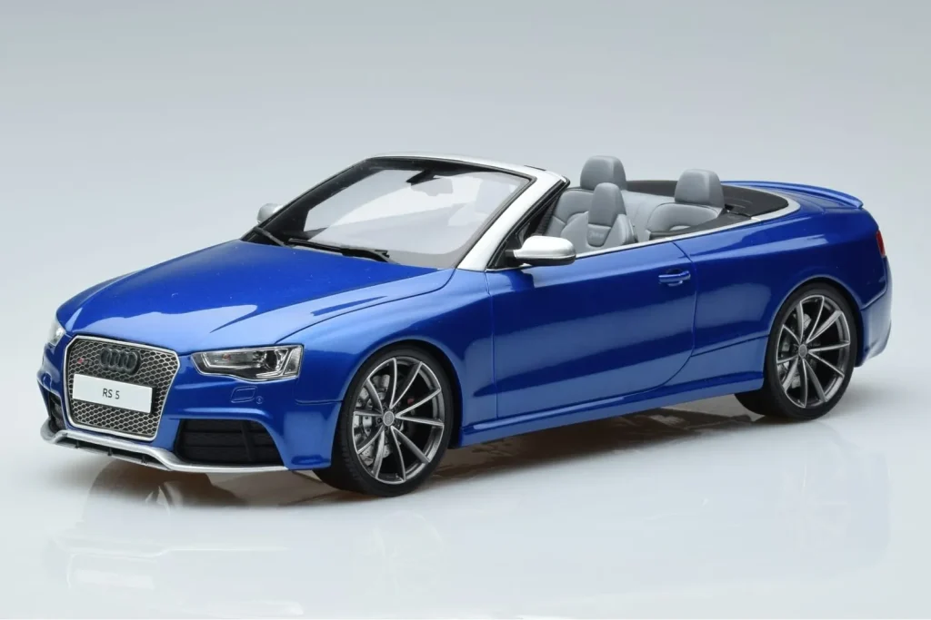 车型 1:18 Audi RS5 B8 Cabriolet 蓝色 GT Spirit