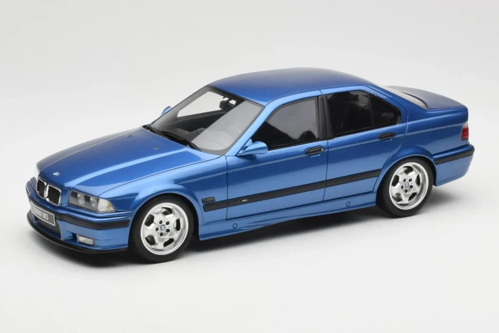 โมเดลรถ 1:18 BMW M3 E36 Sedan สีน้ำเงิน Otto