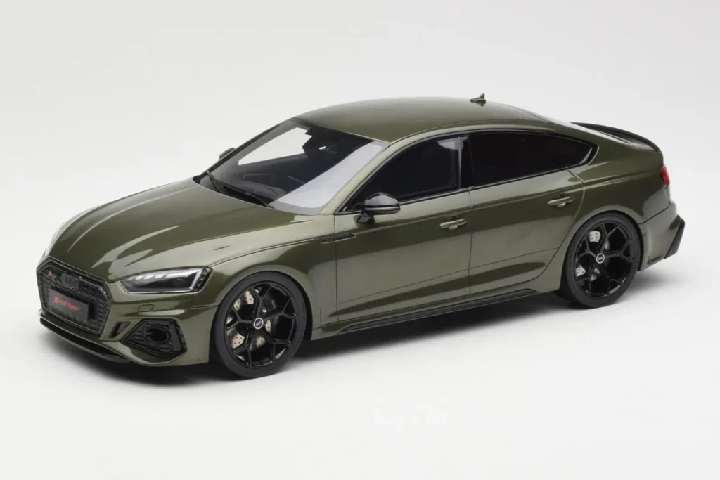 โมเดลรถ 1:18 Audi RS5 B9 Competition Sportback สีเขียว GT Spirit